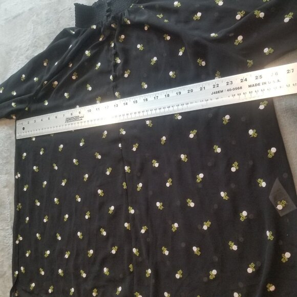 CAbi #5338 Womens Long Sleeve Sheer Blouse Top Medium Black Floral Embroidered - Picture 8 of 9